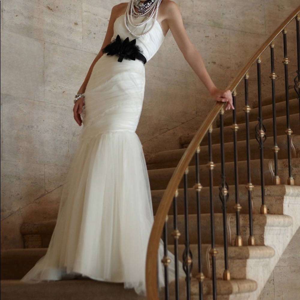 NEW! White House Black Market Victoria Bridal Gown